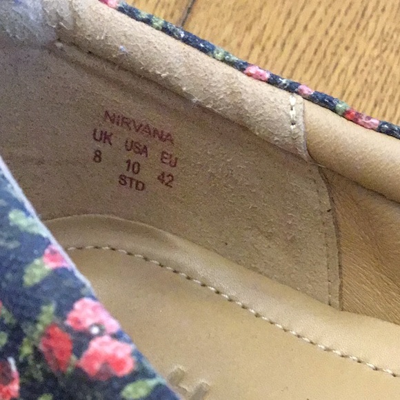 Woman’s hotter navy nubuck and flower fabric slip on. Size 10. NWOT! Sooo cute! - Picture 6 of 7